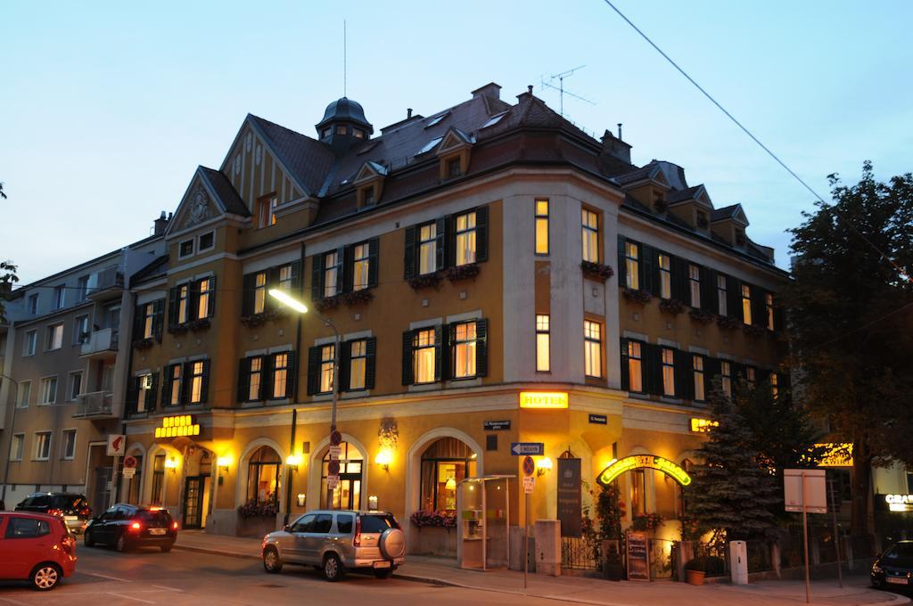 Hotel Bergwirt Schoenbrunn Viena Exterior foto