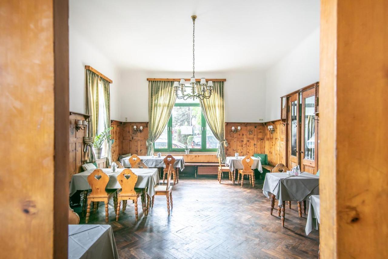 Hotel Bergwirt Schoenbrunn Viena Exterior foto