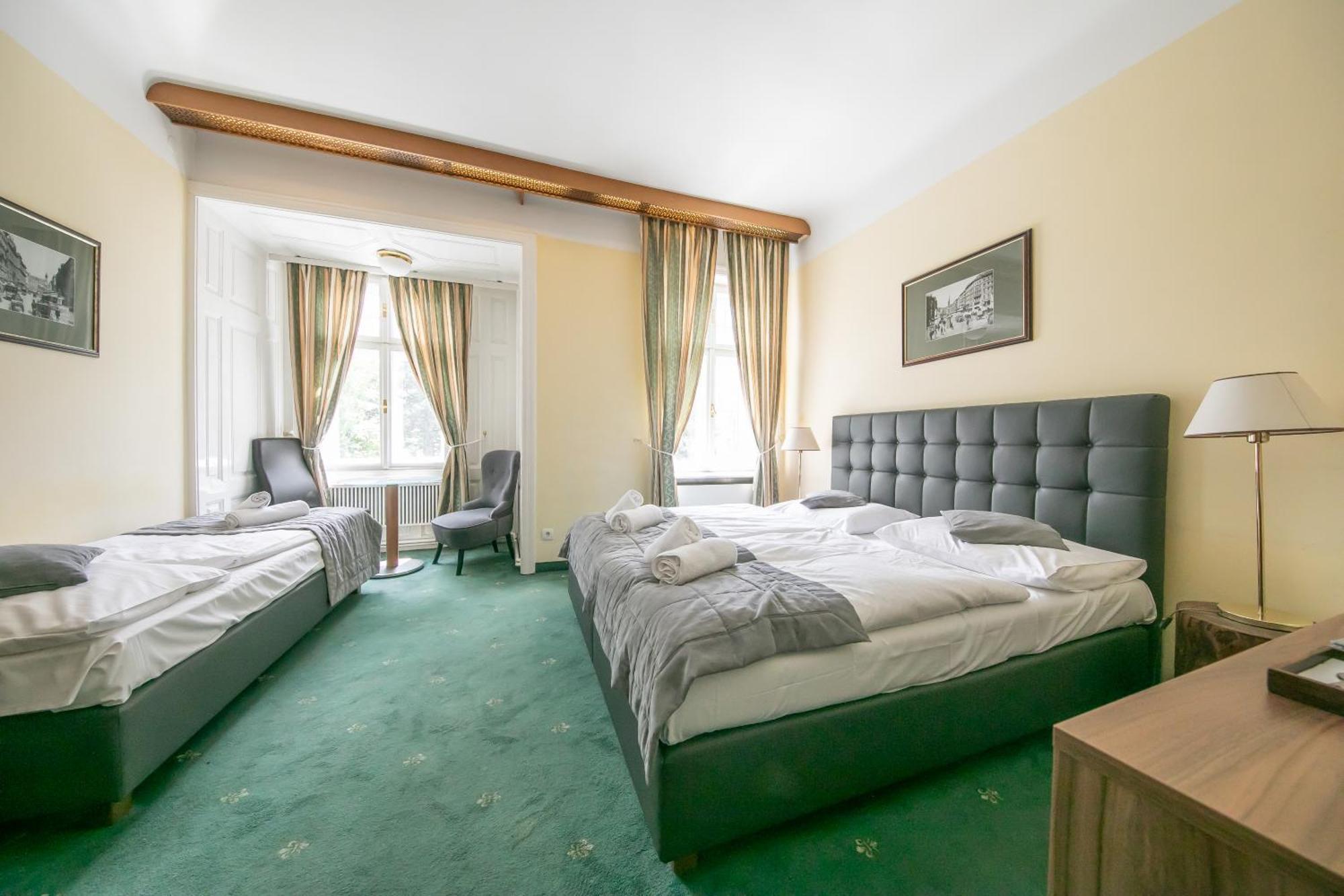 Hotel Bergwirt Schoenbrunn Viena Exterior foto