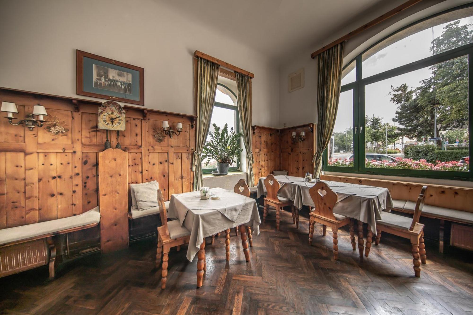 Hotel Bergwirt Schoenbrunn Viena Exterior foto